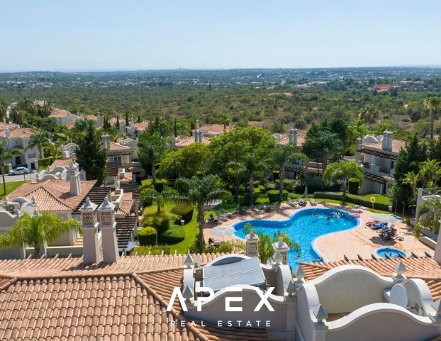 Four Bedroom Town House in The Crest
