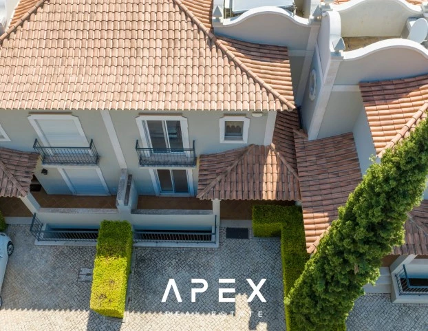Four Bedroom Town House in The Crest
