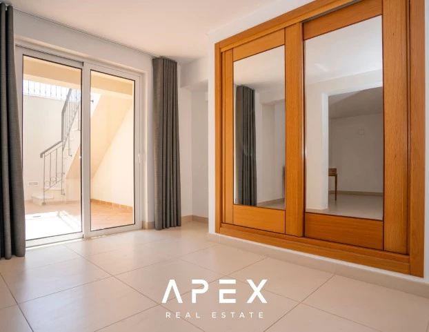 Four Bedroom Town House in The Crest