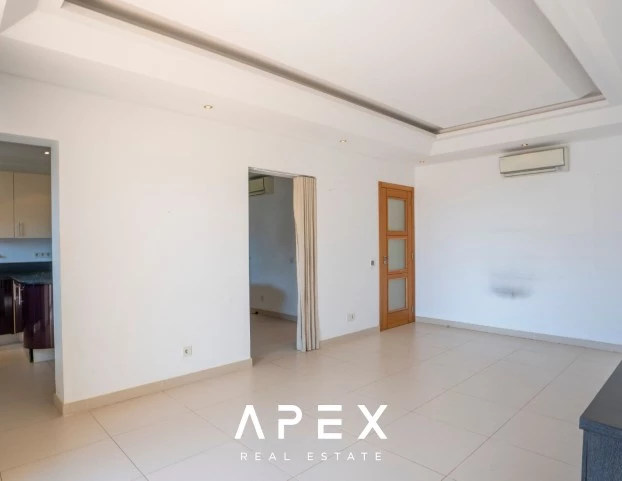 Four Bedroom Town House in The Crest