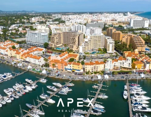 3 Bedroom Townhouse within a 5 minute walk to Vilamoura Marina