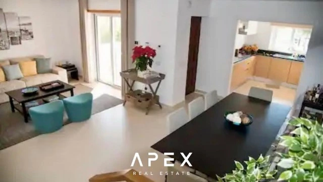Four Bedroom Townhouse \ landscaped garden \ private pool \ Gated community