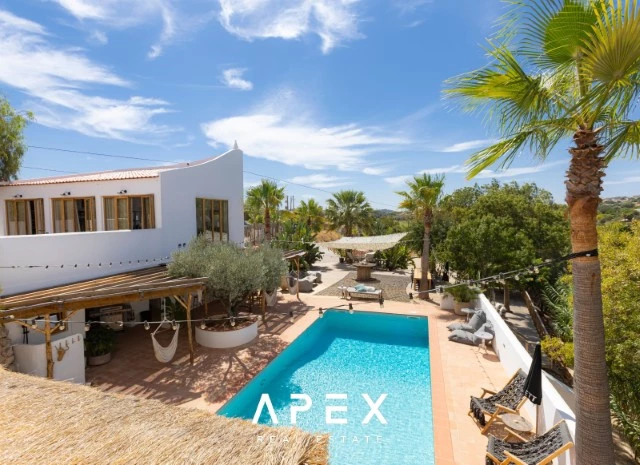 A Unique Long-Term Rental in Silves Countryside, situated next to the Tranquil River