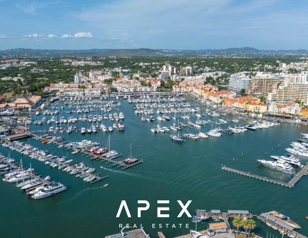 Experience the Height of Luxury with our Modern Smart Home 4 Bedroom, 4 Bathroom Villa in Vilamoura