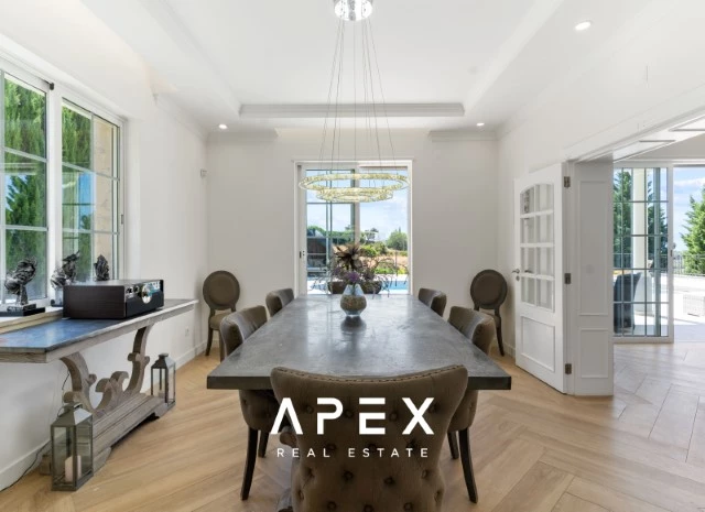 Four Bedroom Villa in Sao Clemente with one bedroom annex
