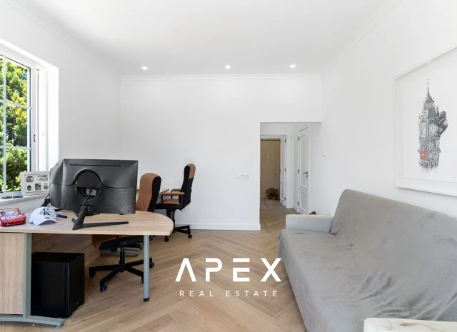 Four Bedroom Villa in Sao Clemente with one bedroom annex