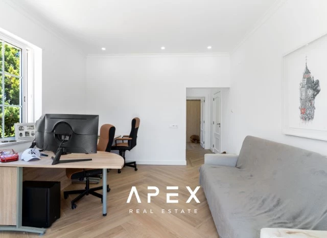 Four Bedroom Villa in Sao Clemente with one bedroom annex