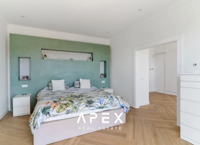 Four Bedroom Villa in Sao Clemente with one bedroom annex