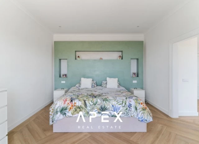 Four Bedroom Villa in Sao Clemente with one bedroom annex
