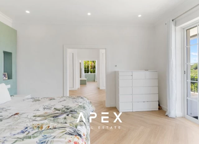 Four Bedroom Villa in Sao Clemente with one bedroom annex