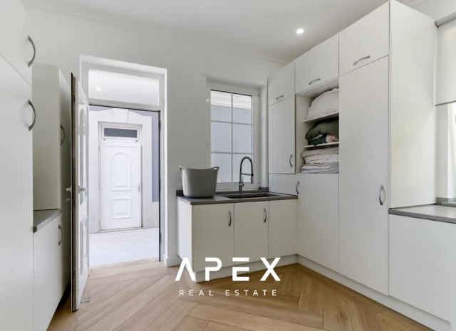 Four Bedroom Villa in Sao Clemente with one bedroom annex